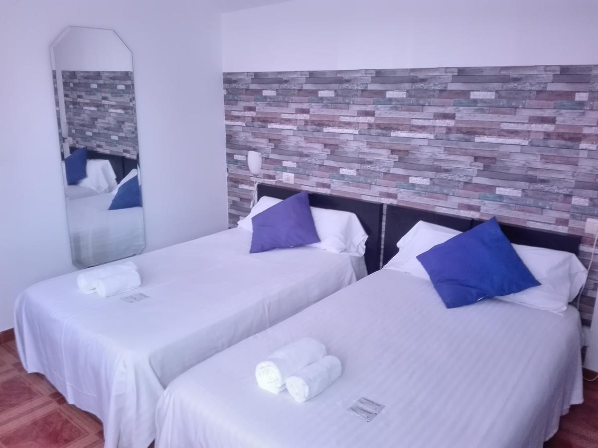Aparthotel Corcubion Playa De Quenxe Exterior photo